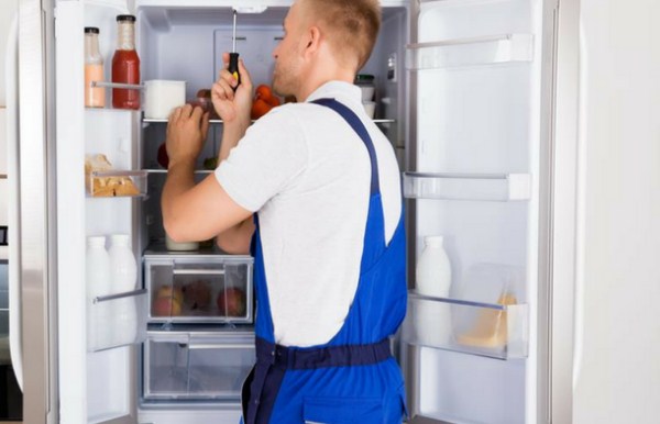 sửa tủ lạnh chảy nước giá rẻ tại nhà